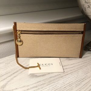Brand new gucci wristlet bag